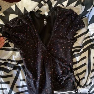 Vintage cute cropped shirt ‼️🤍 Great condition!!